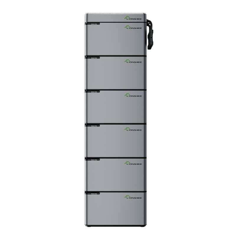 Sześć jednostek LS-L1024 w stosie do 6144Wh na białym tle